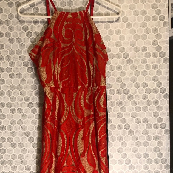 PrettyLittleThing Red Lace Midi Dress - Picture 2 of 8